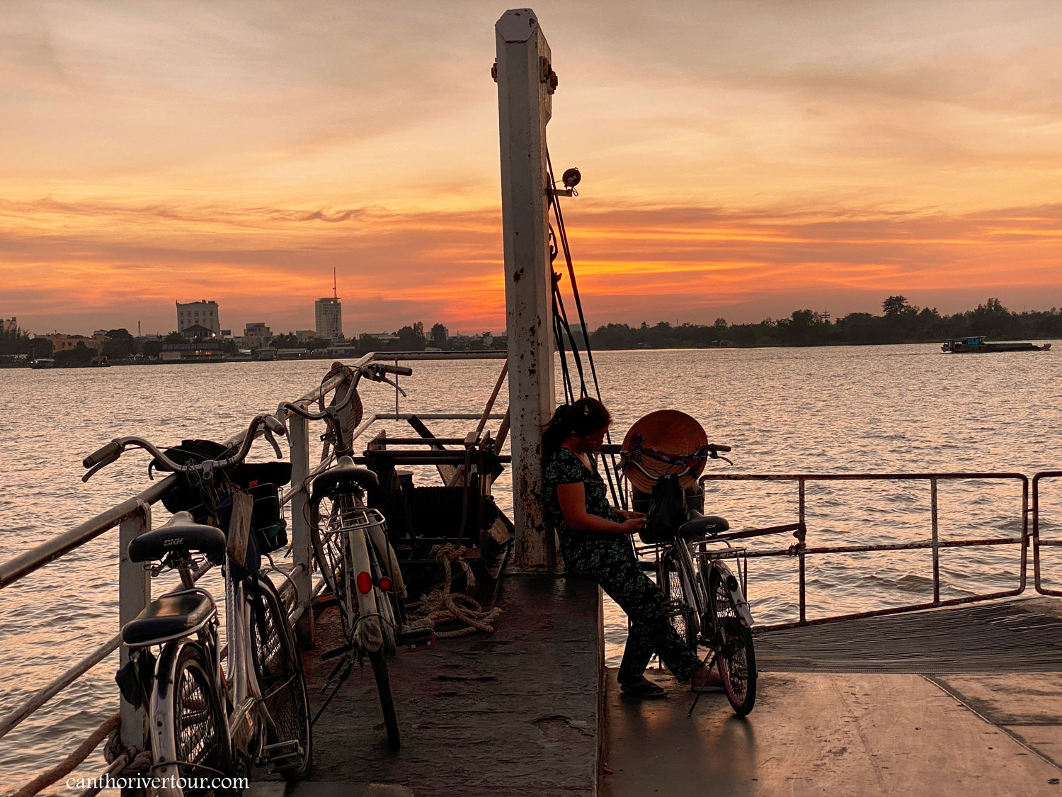 Can Tho Unique Cycling: Stilt Houses, Small Canals, Villages & Sunset - Photo 3